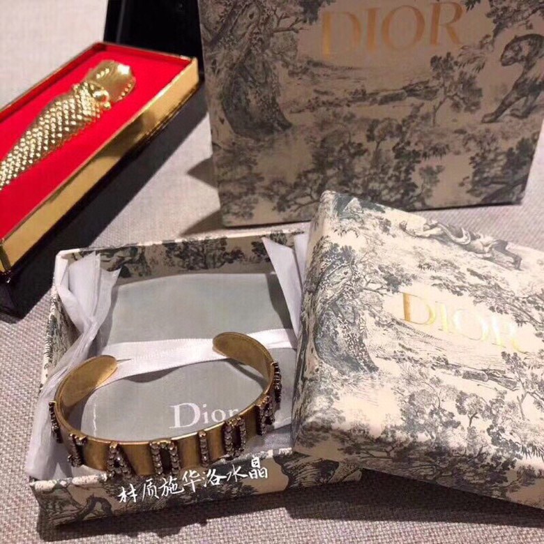 ch**an D*or bracelets